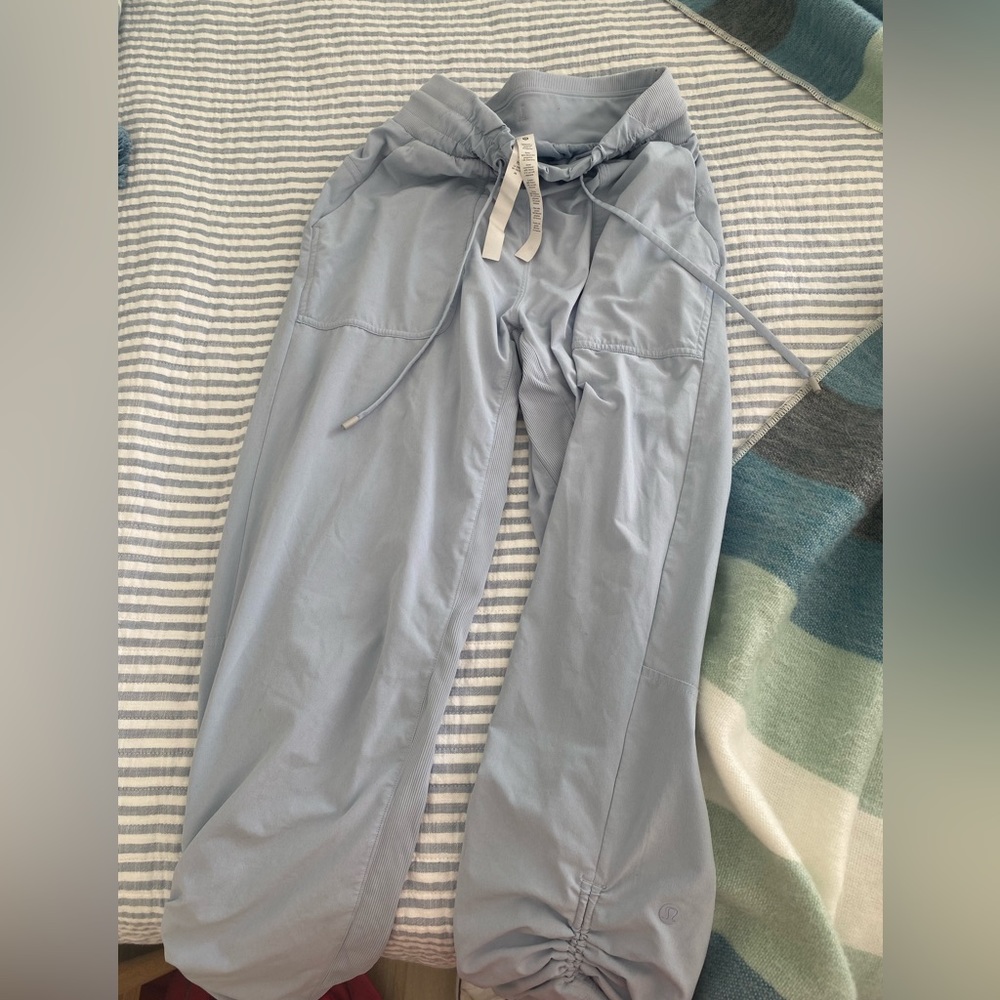 light blue Lululemon pants for dancers or high movement workouts!!